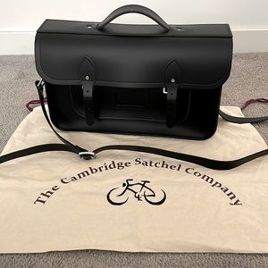 LIKE NEW Cambridge Satchel 15” Batchel - Black
